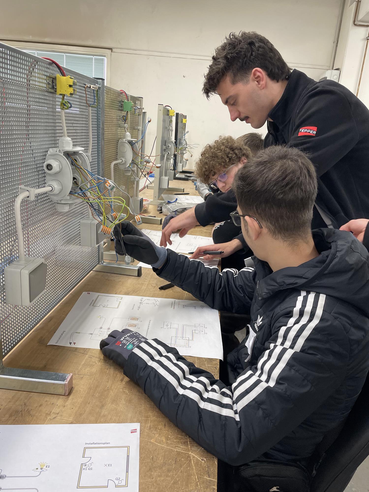 202511BetriebsbesichtigungBFE1A6-Copy