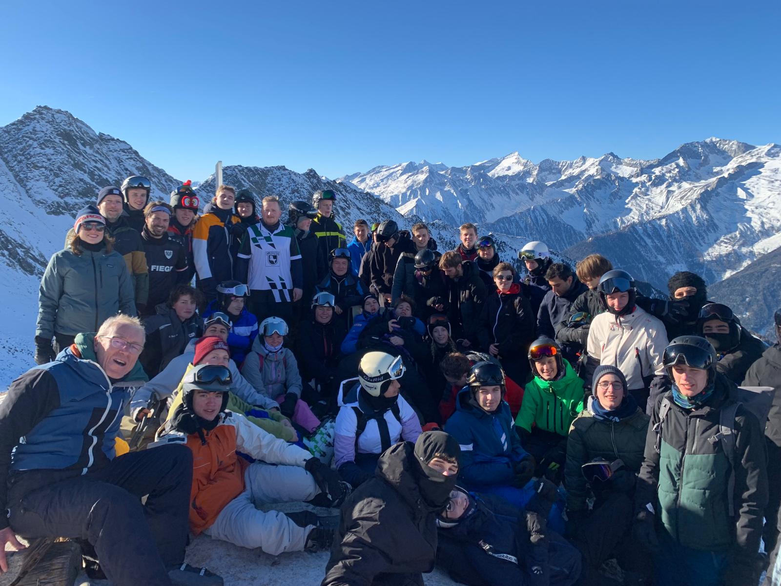 Skifreizeit in Südtirol: Gemeinschaft auf und abseits der Piste